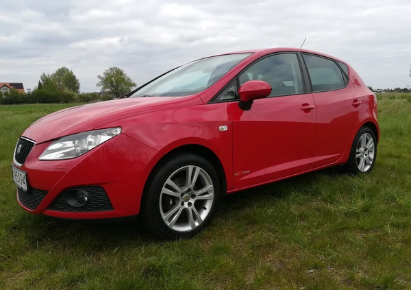 Seat Ibiza cena 18300 przebieg: 195000, rok produkcji 2011 z Poznań małe 466